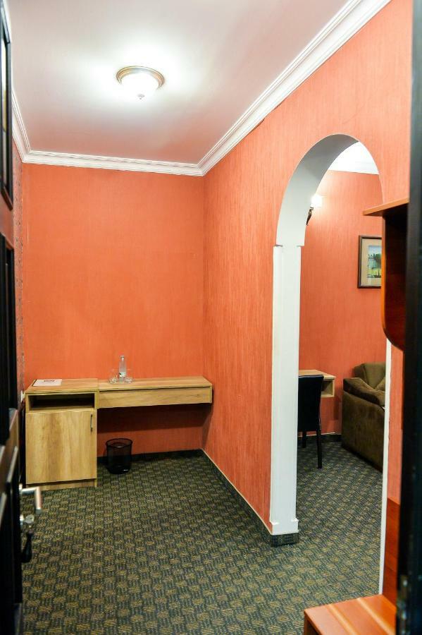 Hotel Old Town 쿠타이시 외부 사진
